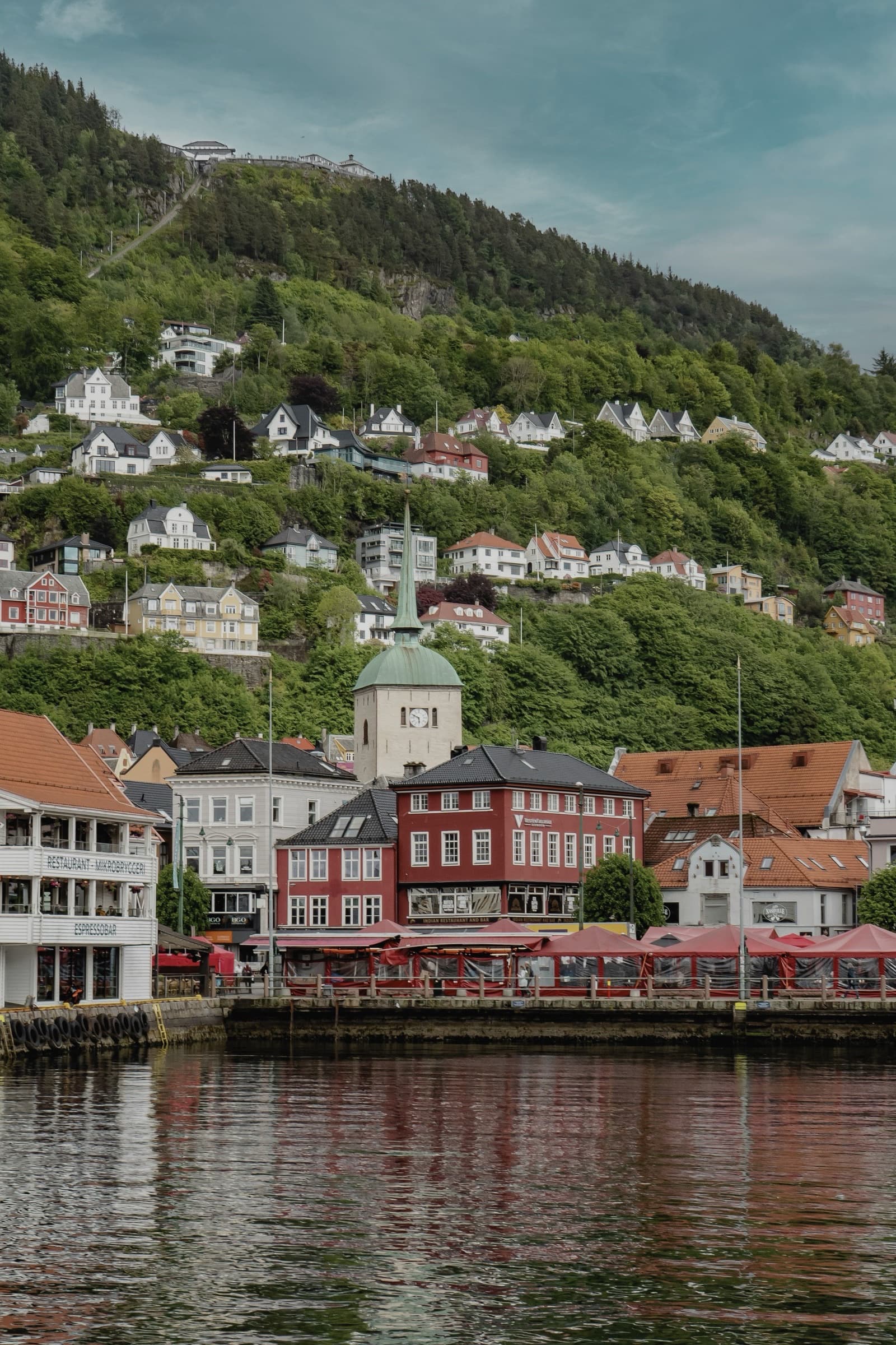 Preikestolen — cliff above the fjord